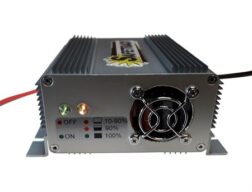 Carregador de bateria para uso em carro f. ECONECT