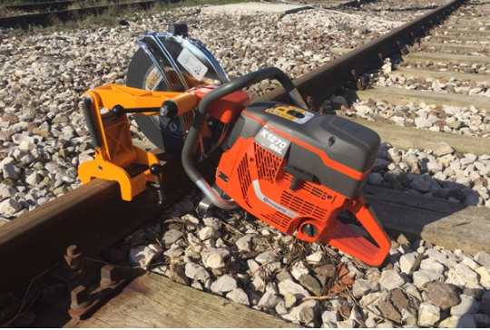 CORTADORA DE TRILHOS CORTADORA DE TRILHOS